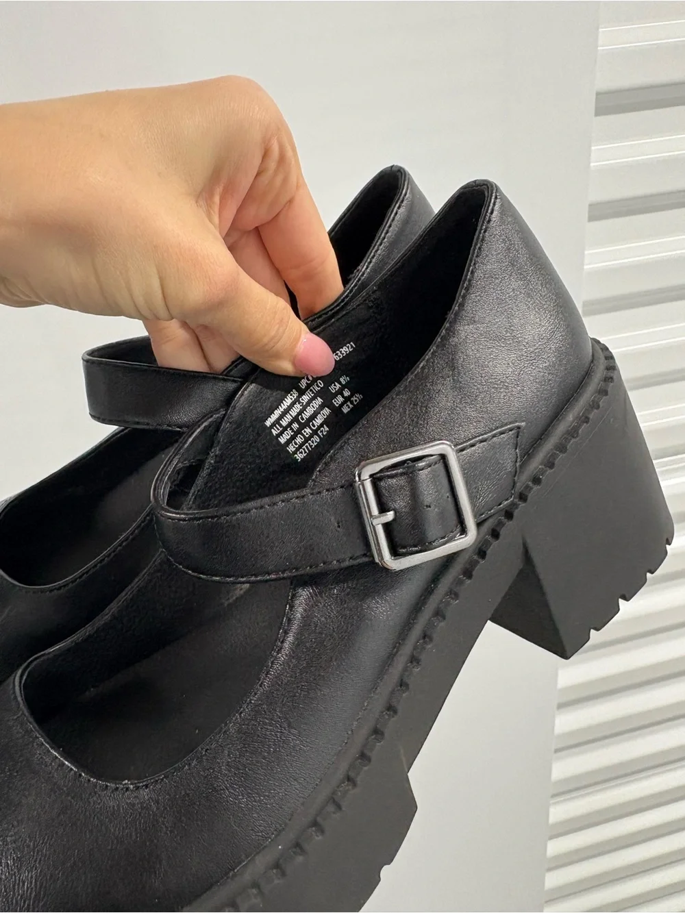 Madden girl Black Mary Jane Chunky Heel Pumps with Buckle Strap 8.5
